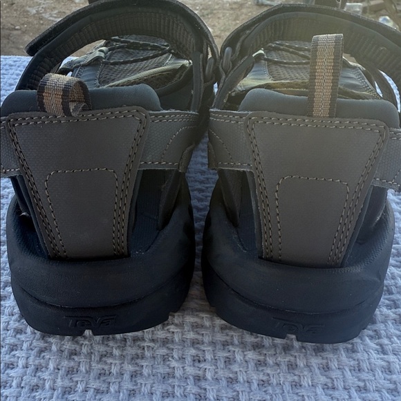 Teva Men’s 9  Dark Gray Sandals hiking sandals - Picture 5 of 9